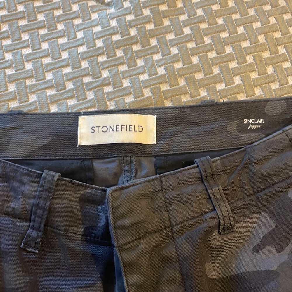 Stonefield Cargos - Picture 2 of 3